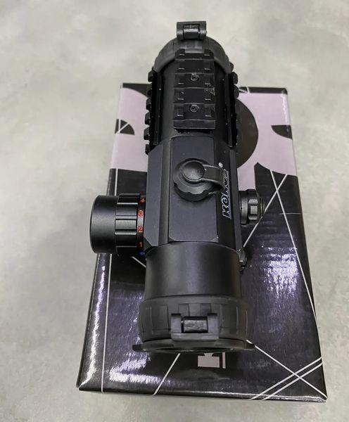 Приціл коліматорний KONUS SIGHT-PRO PTS2 3x30 (призматичний), 2.8 MOA, червона / синя точка 241544 фото